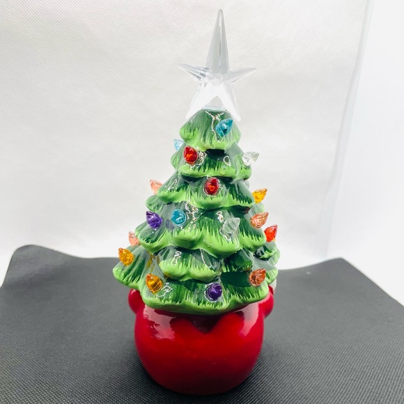 Merry Makers 8" Light-Up Ceramic Gnome Christmas Tree Multi Color Lights NIB - Picture 7 of 8